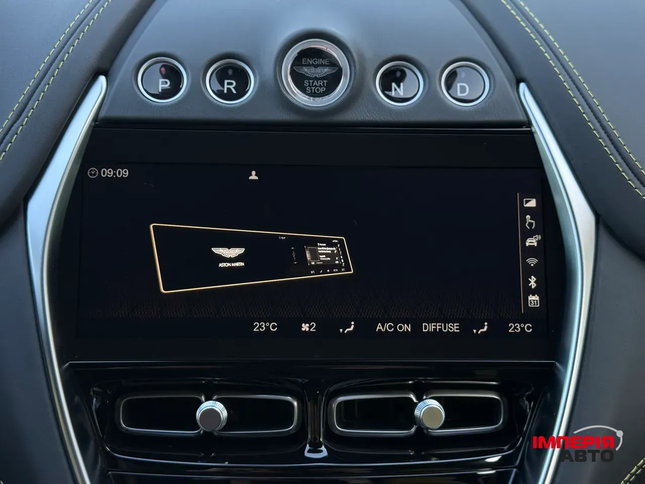 Aston Martin DBX - фото 56