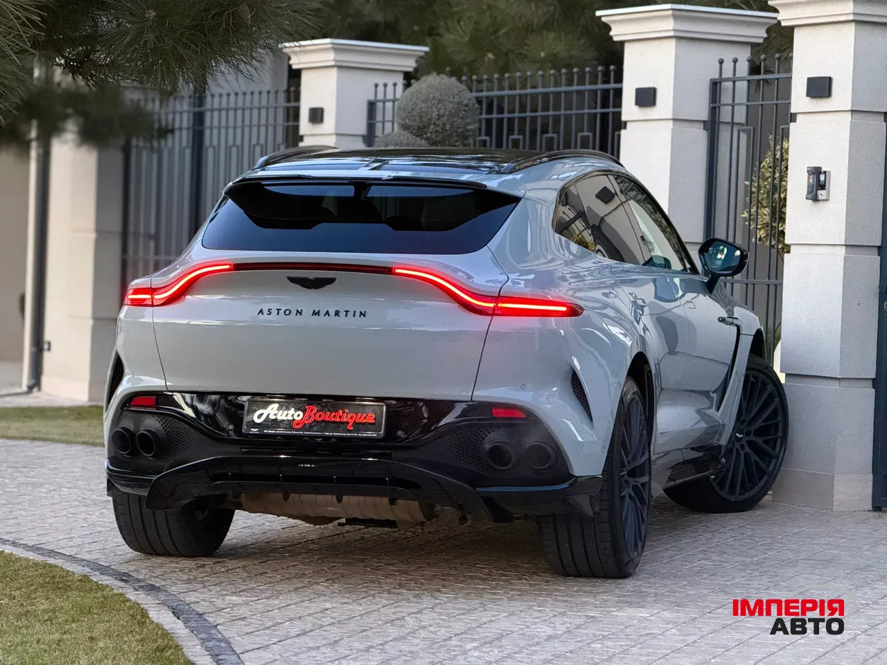 Aston Martin DBX - фото 17
