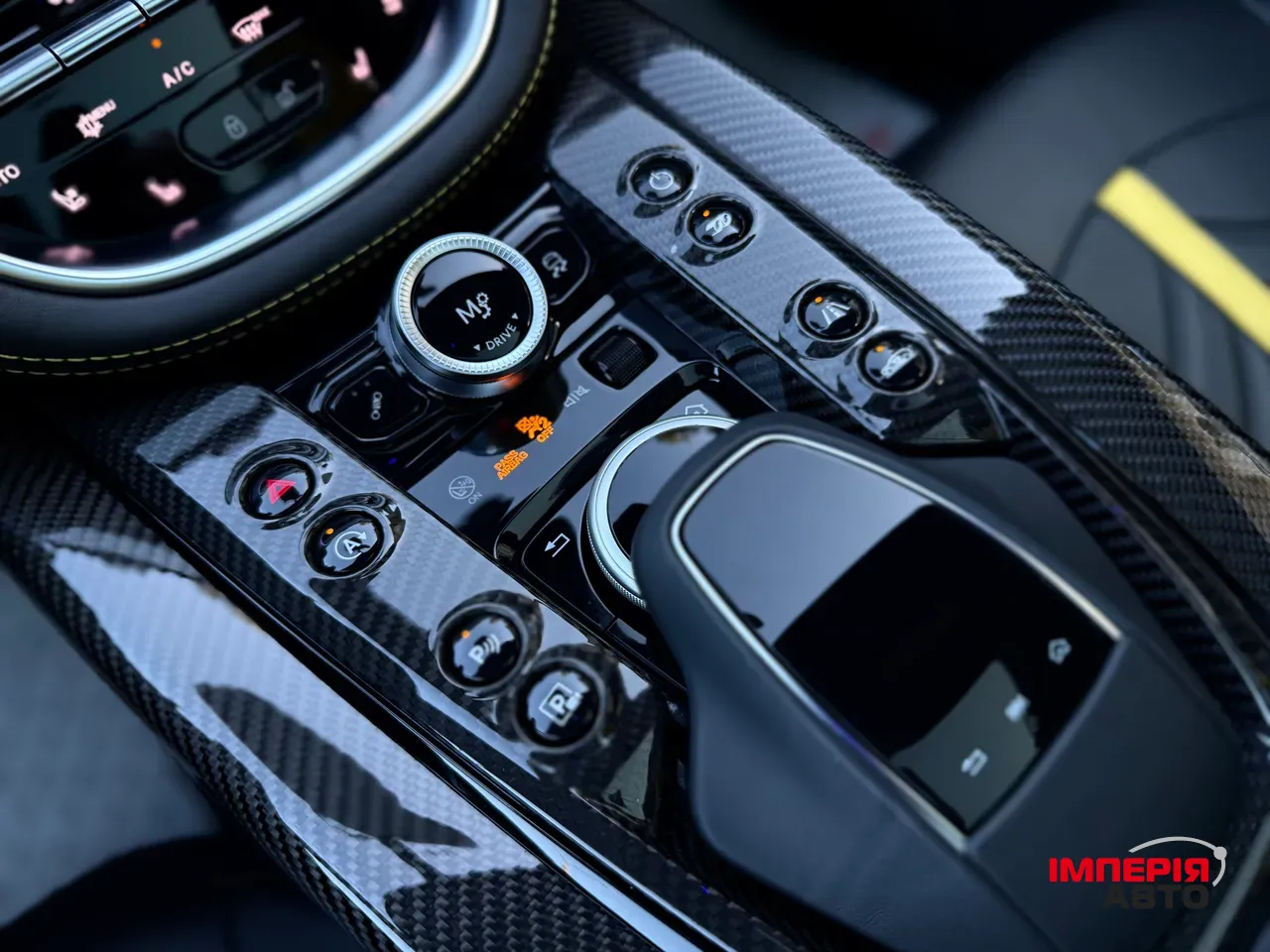 Aston Martin DBX - фото 49