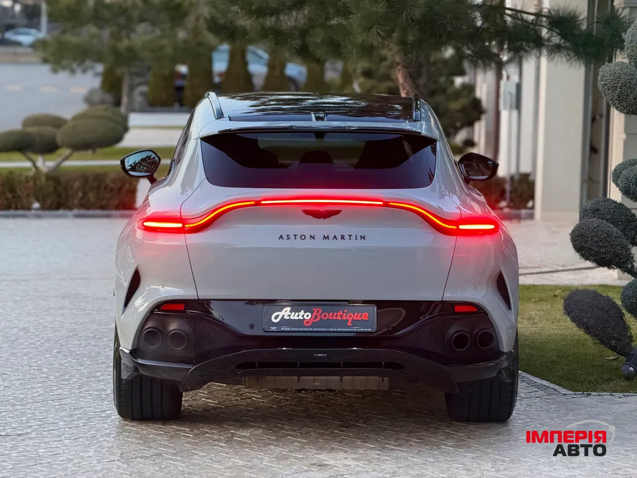 Aston Martin DBX - фото 15