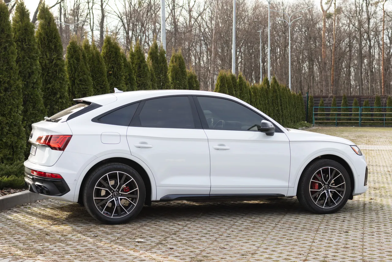 Audi SQ5 Sportback - фото 4