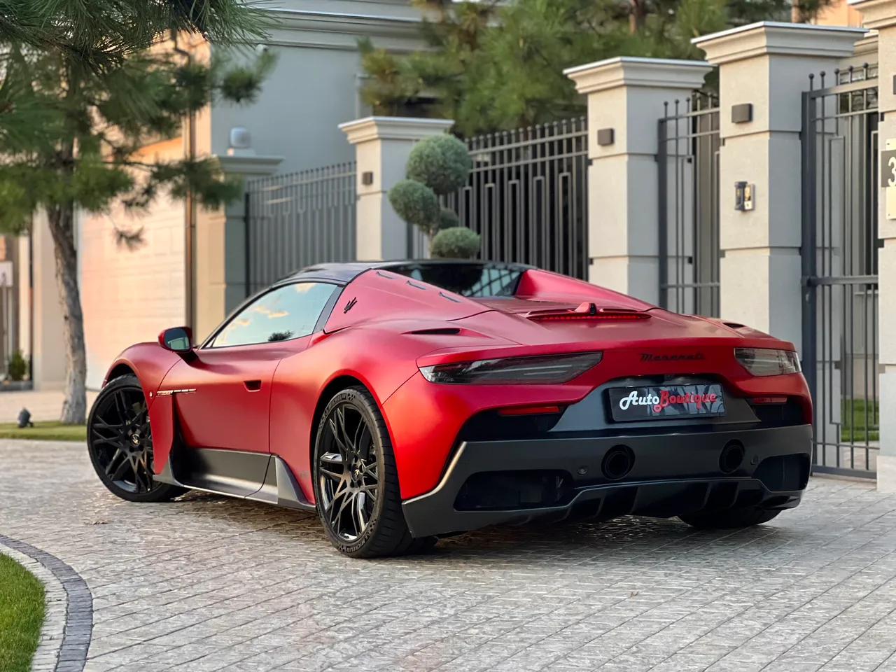 Maserati MC20 - фото 12