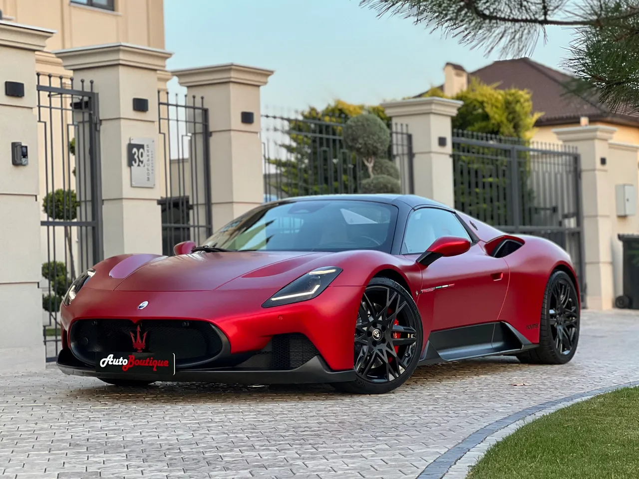 Maserati MC20 - фото 8