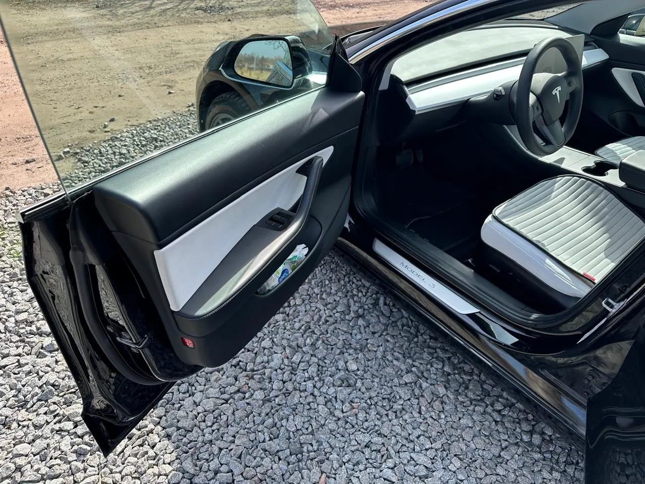 Tesla Model 3 - фото 9