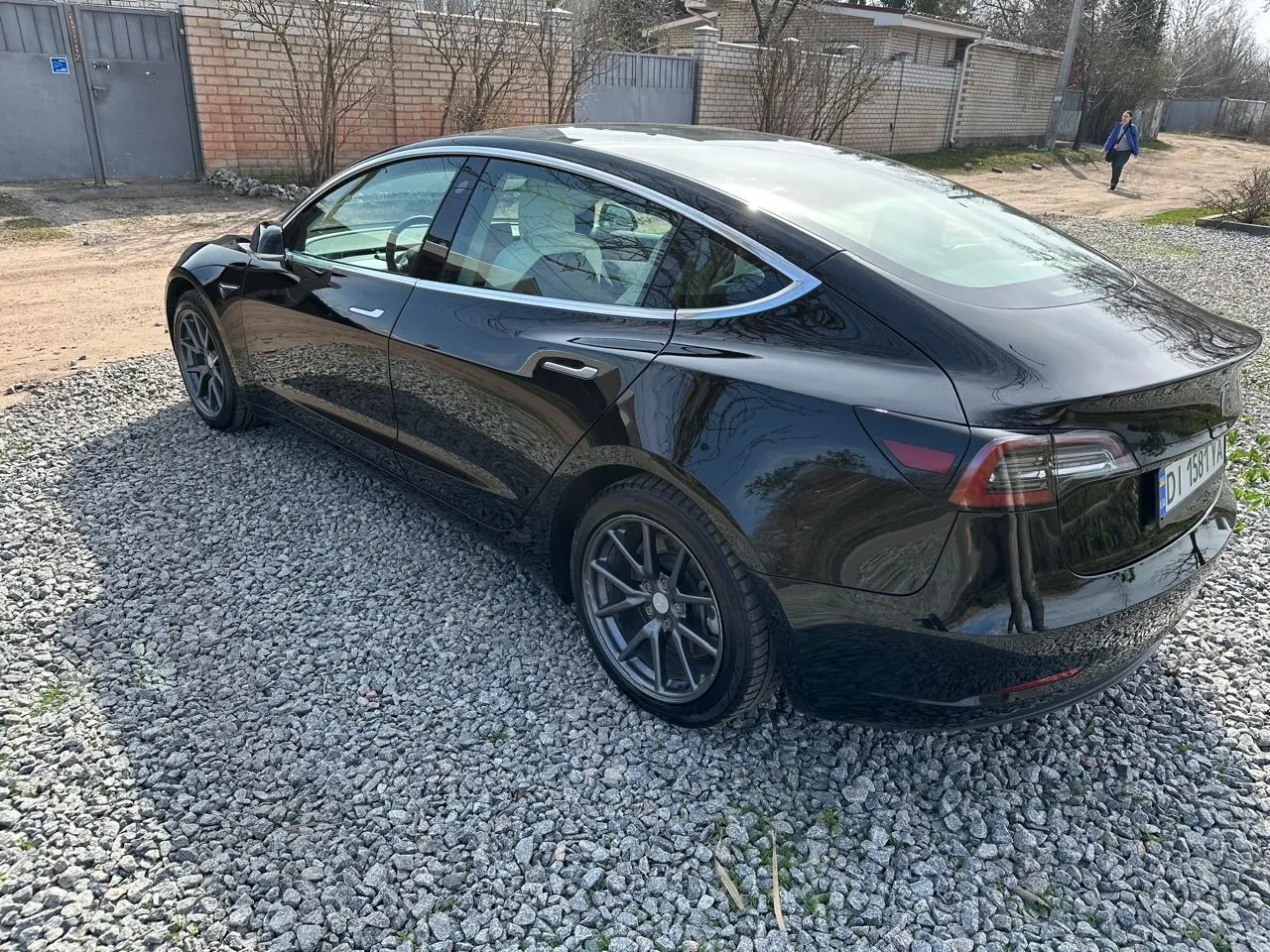 Tesla Model 3 - фото 6