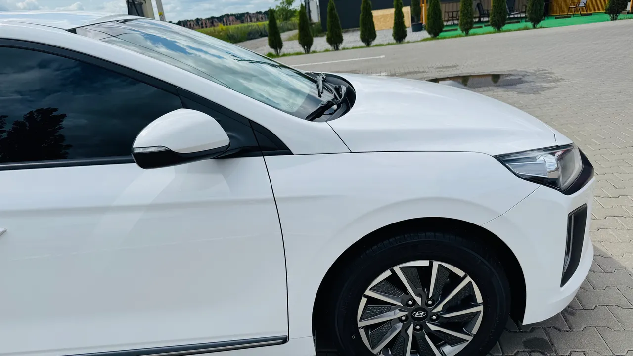Hyundai IONIQ - фото 18