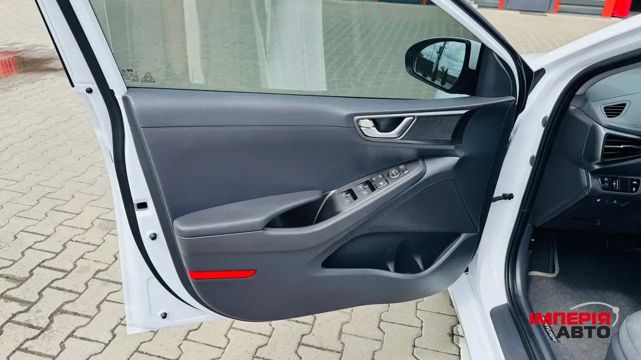 Hyundai IONIQ - фото 12