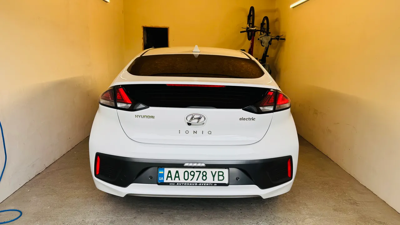 Hyundai IONIQ - фото 14