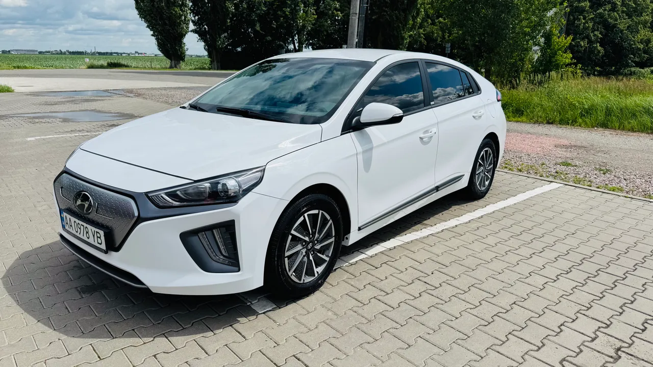 Hyundai IONIQ - фото 24