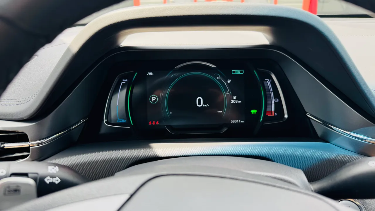 Hyundai IONIQ - фото 15