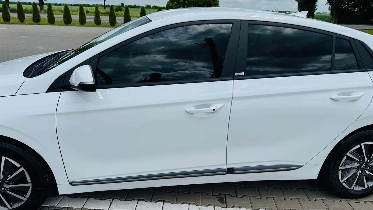 Hyundai IONIQ - фото 21