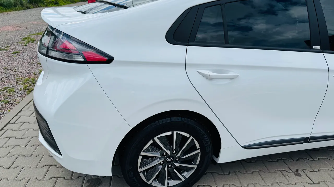Hyundai IONIQ - фото 8