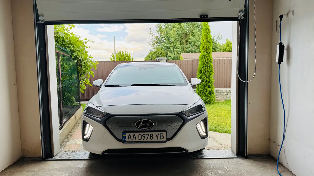 Hyundai IONIQ - фото 4