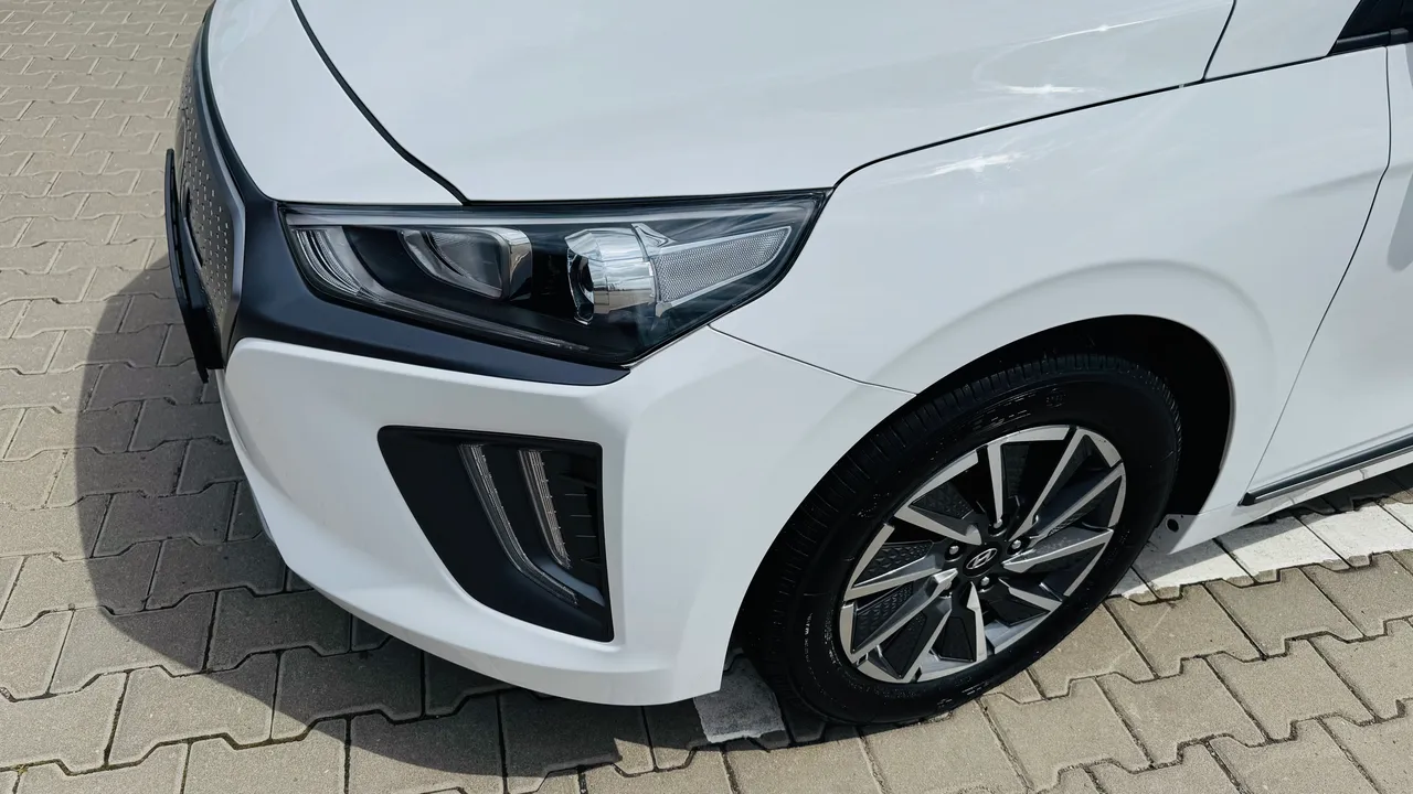 Hyundai IONIQ - фото 22