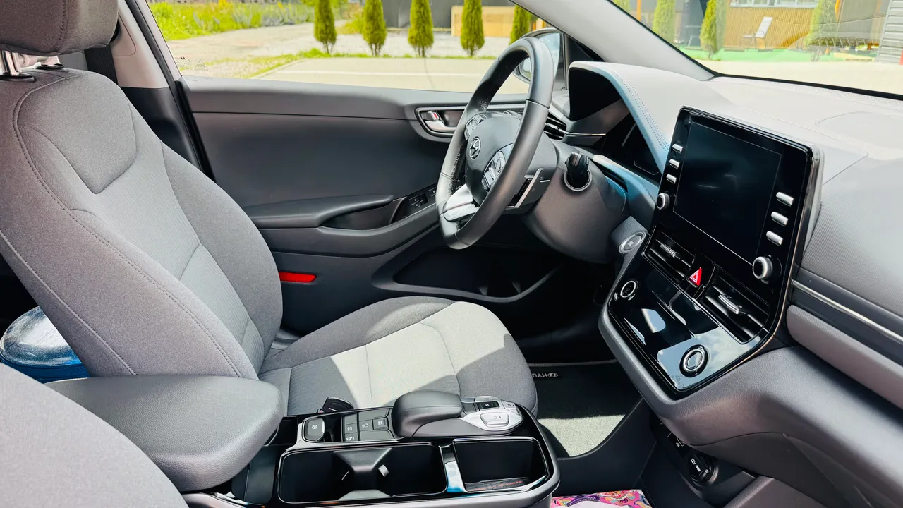 Hyundai IONIQ - фото 10