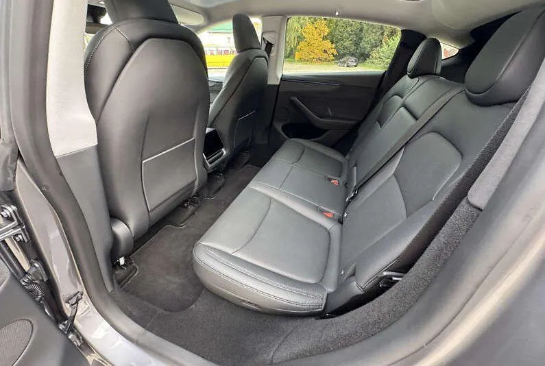 Tesla Model Y - фото 6