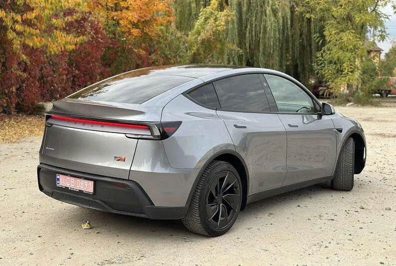 Tesla Model Y - фото 3