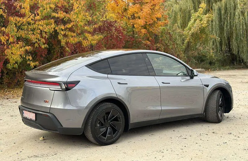 Tesla Model Y - фото 4
