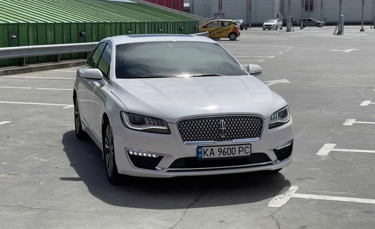 Lincoln MKZ - фото 1