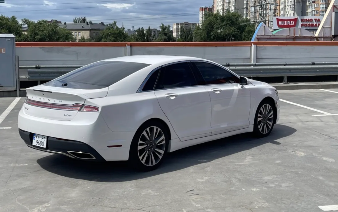 Lincoln MKZ - фото 3