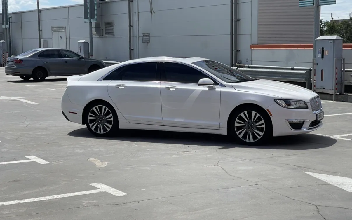 Lincoln MKZ - фото 2