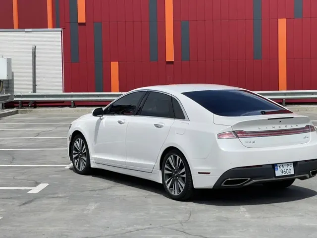 Lincoln MKZ - фото 4