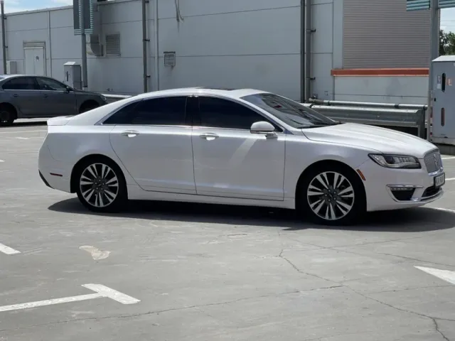 Lincoln MKZ - фото 2