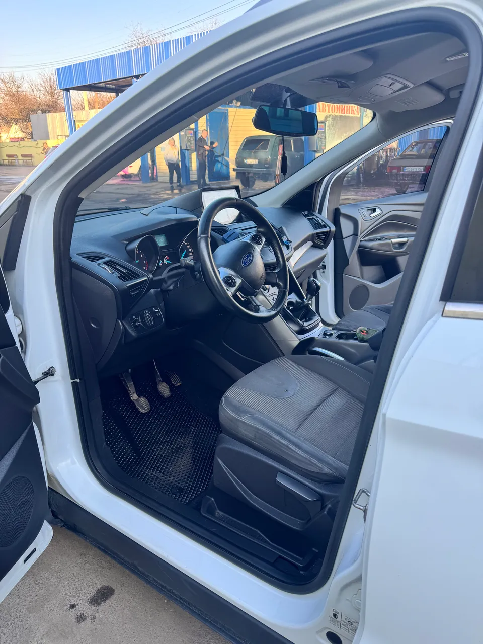 Ford Kuga - фото 8