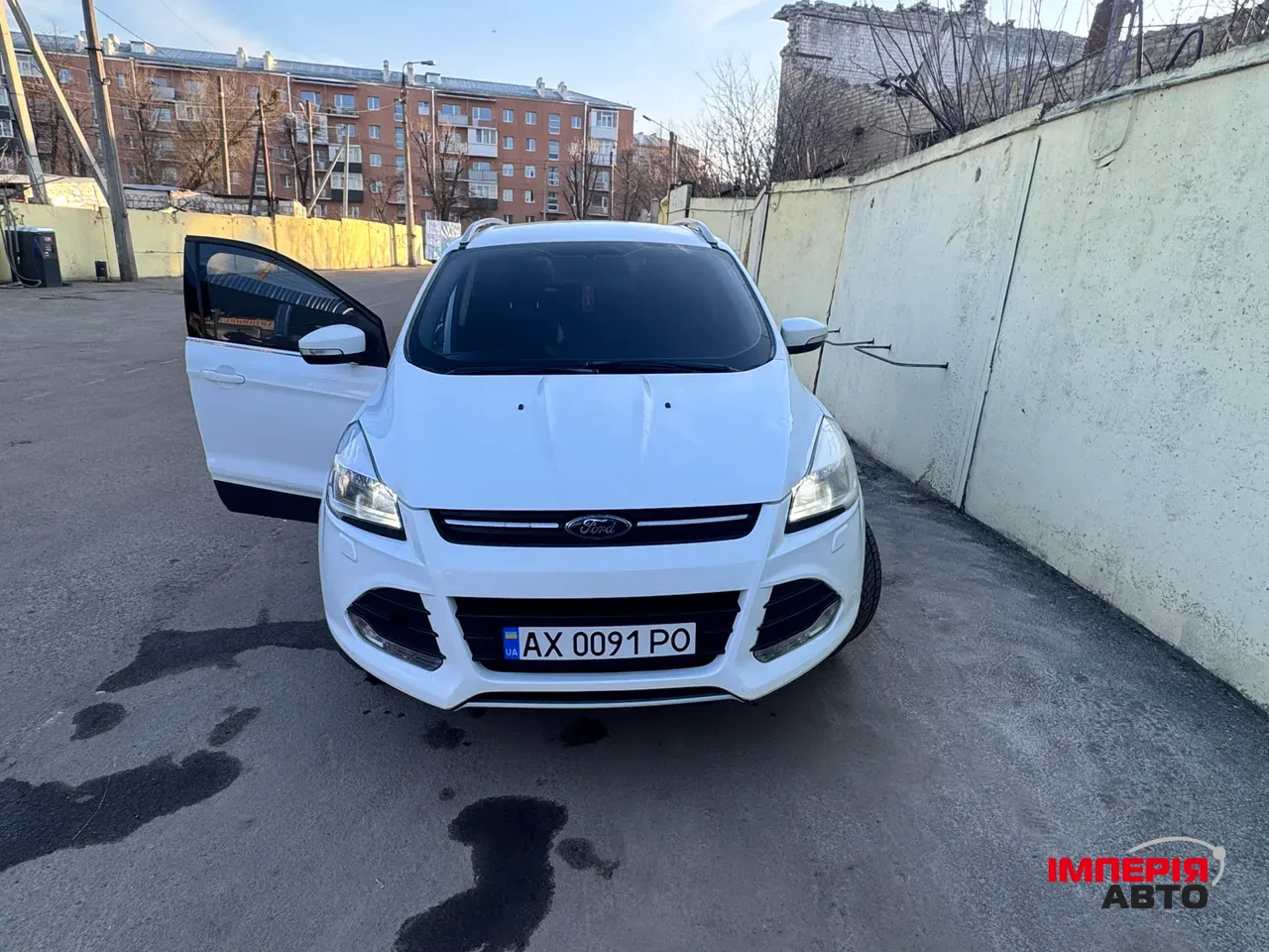 Ford Kuga - фото 1