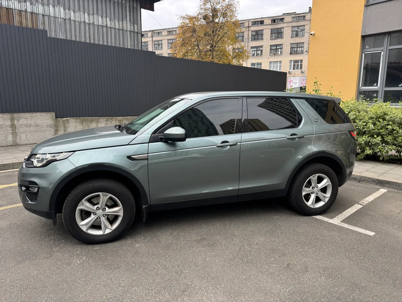 Land Rover Discovery Sport - фото 3