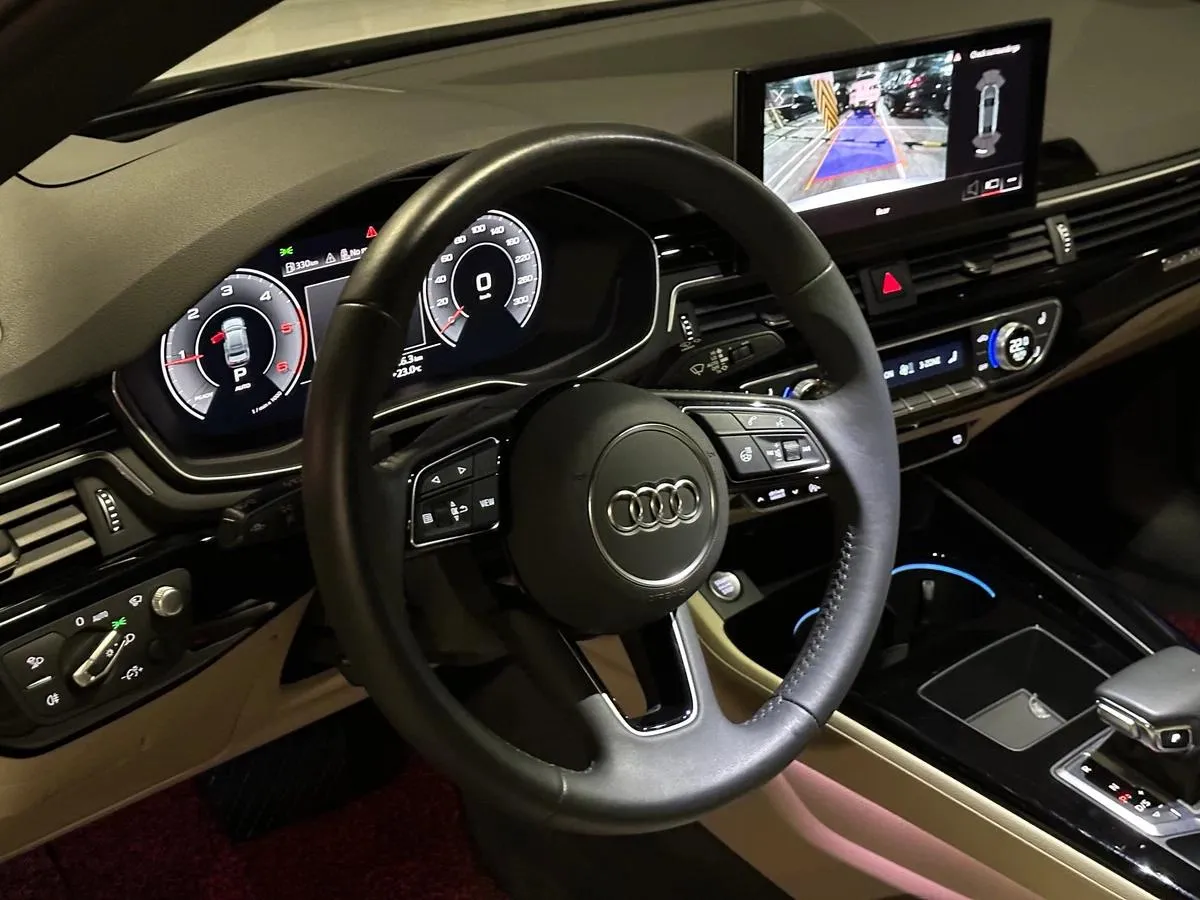 Audi A4 - фото 8