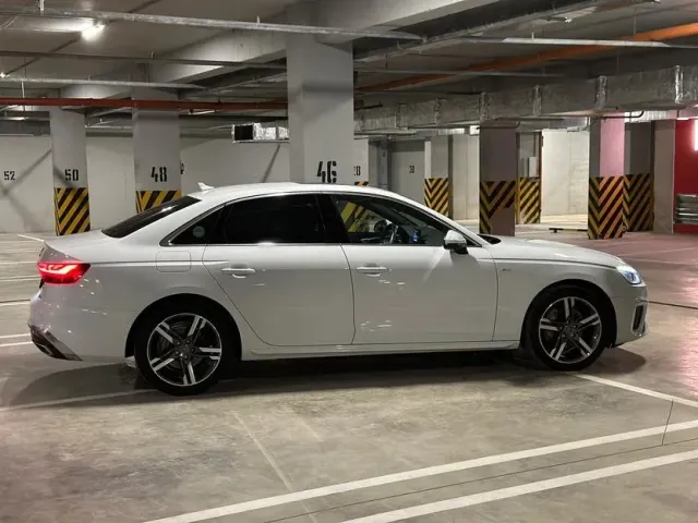 Audi A4 - фото 3