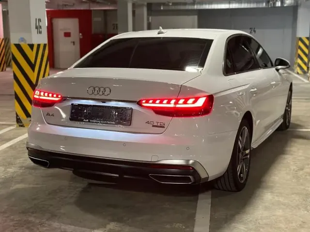 Audi A4 - фото 4
