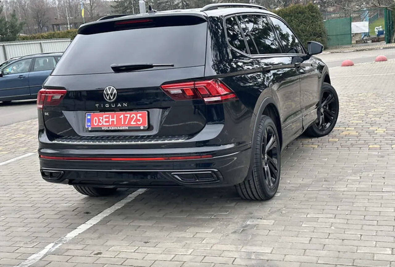 Volkswagen Tiguan R - фото 10