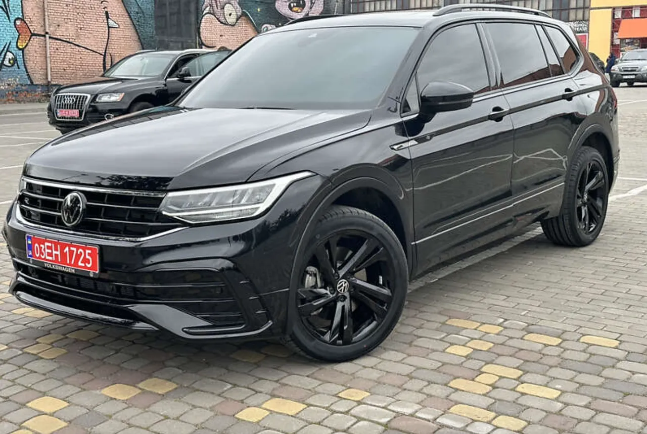 Volkswagen Tiguan R - фото 12