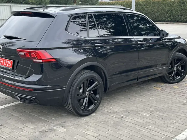 Volkswagen Tiguan R - фото 5