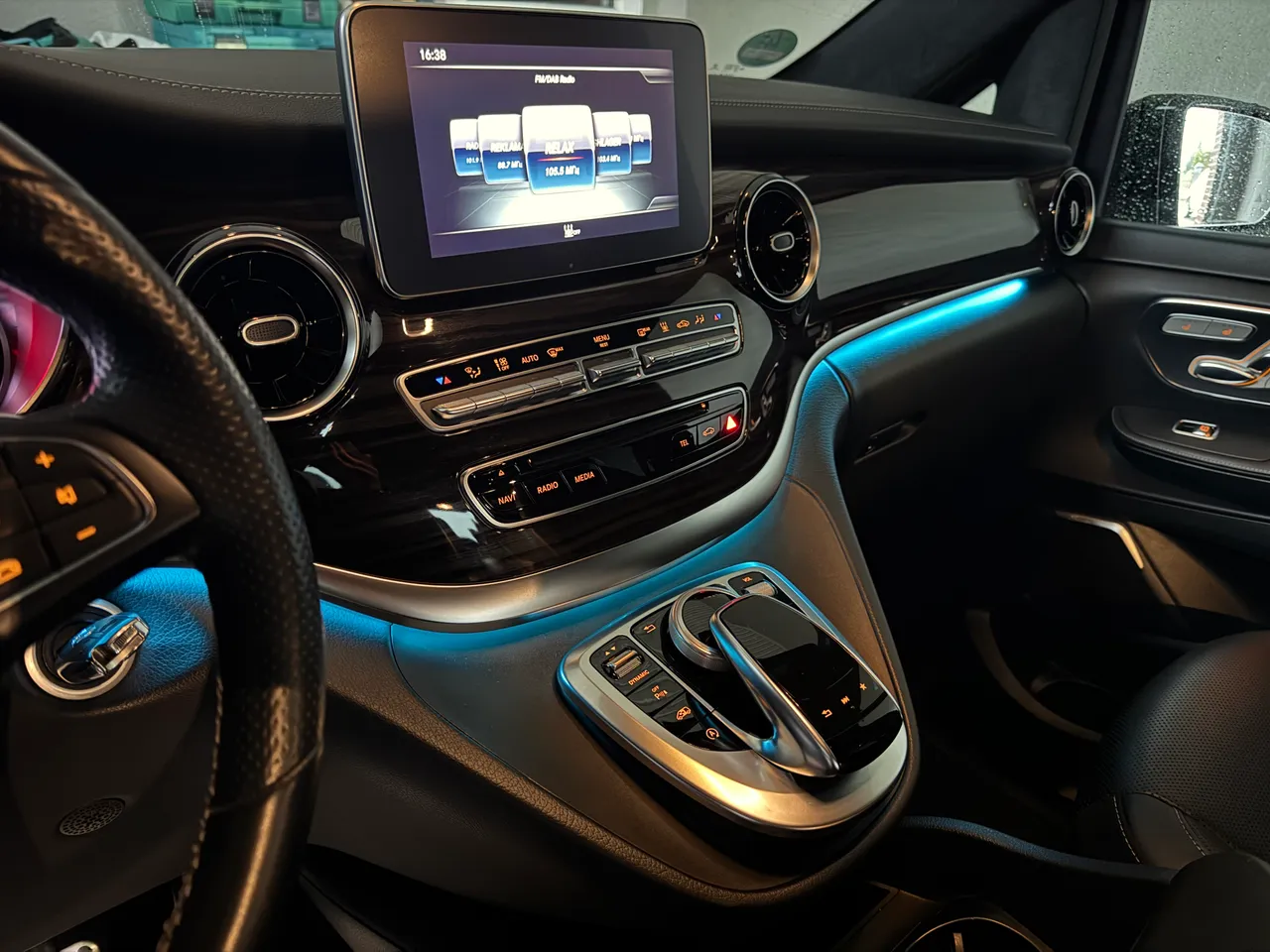 Mercedes-Benz V-Класс - фото 25