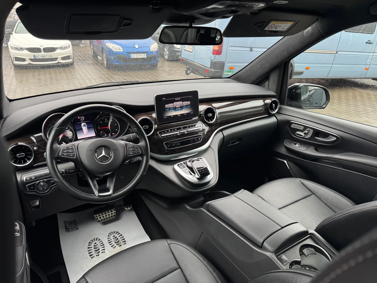 Mercedes-Benz V-Класс - фото 32