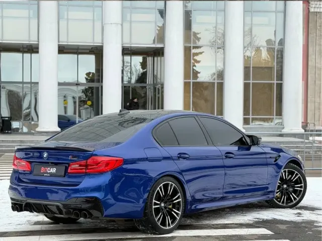 BMW M5 - фото 2