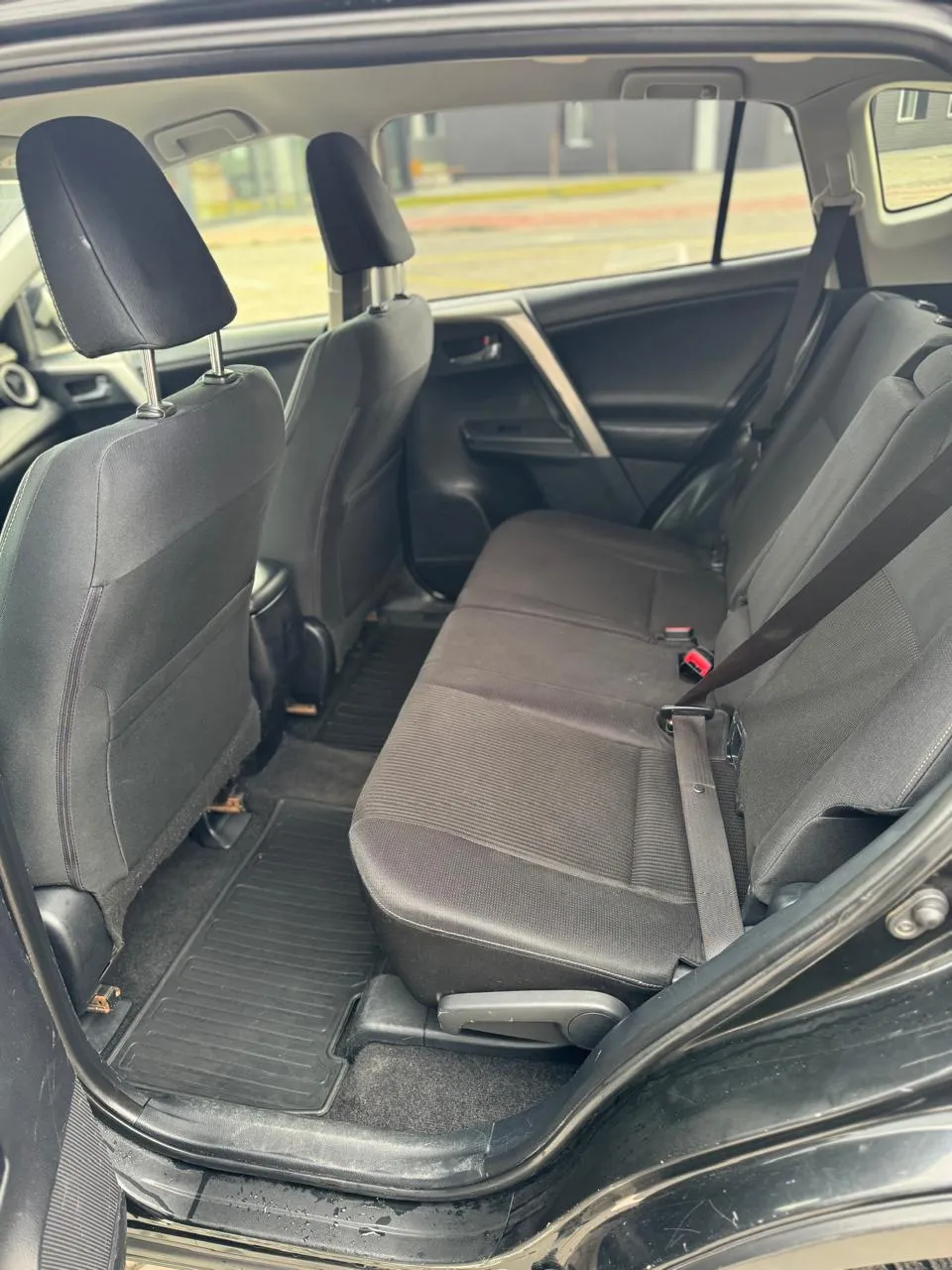 Toyota RAV4 - фото 8