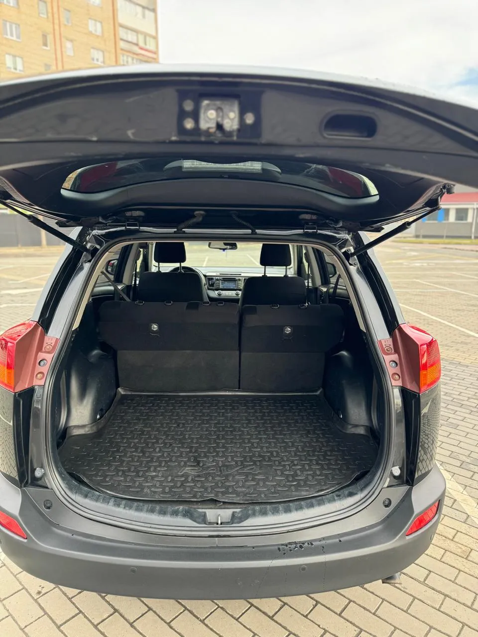 Toyota RAV4 - фото 9