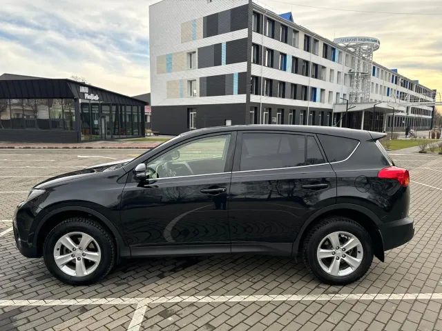 Toyota RAV4 - фото 5