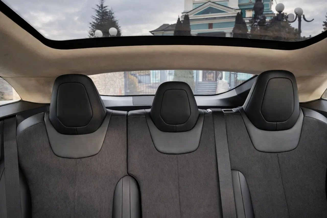 Tesla Model S - фото 9