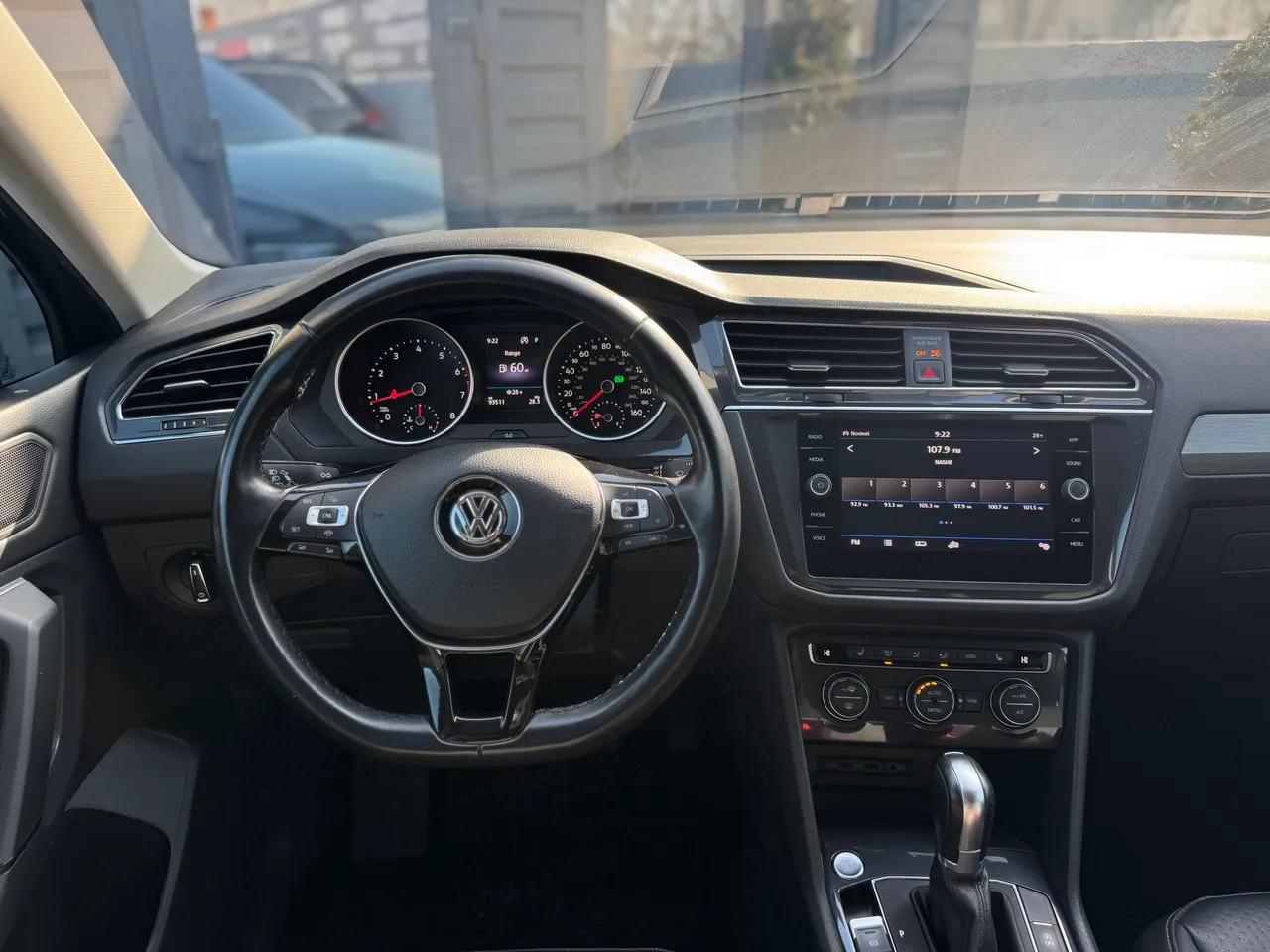 Volkswagen Tiguan - фото 24