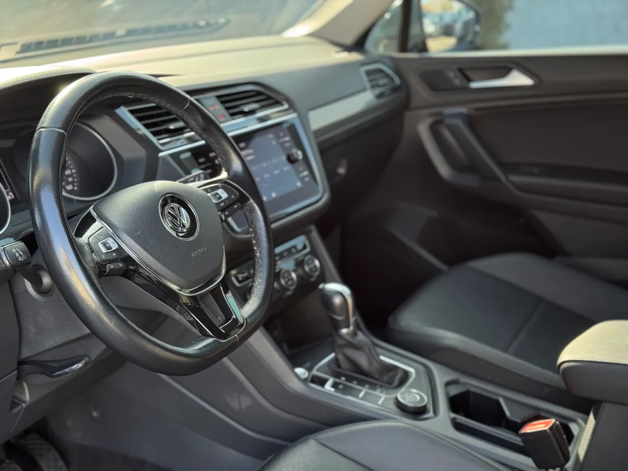 Volkswagen Tiguan - фото 20