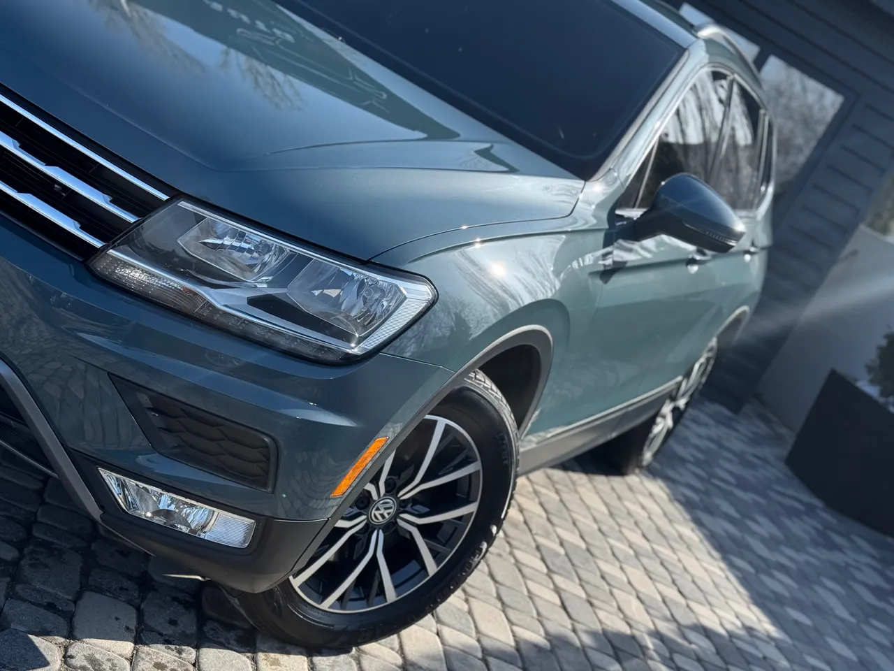 Volkswagen Tiguan - фото 3