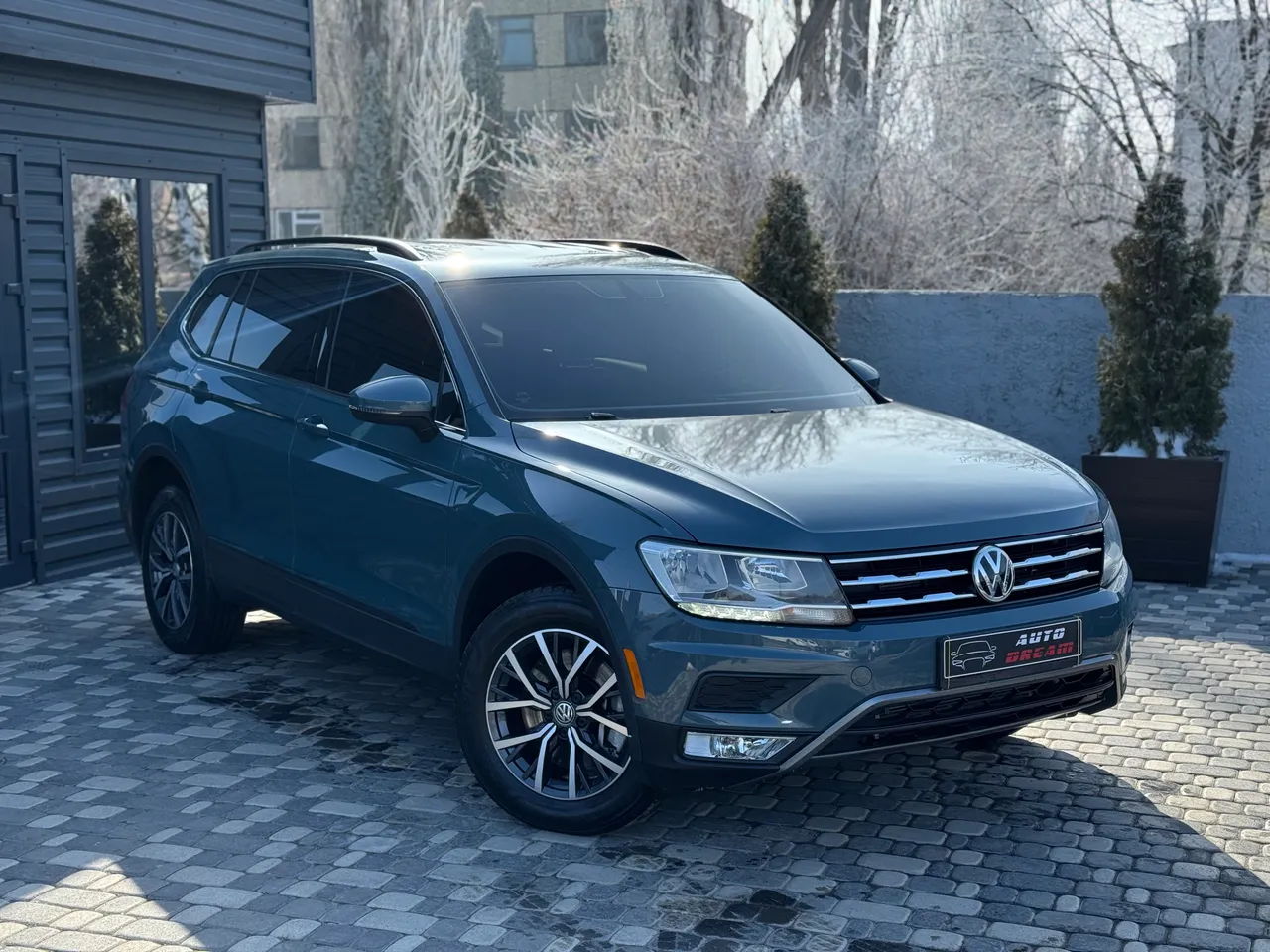 Volkswagen Tiguan - фото 5