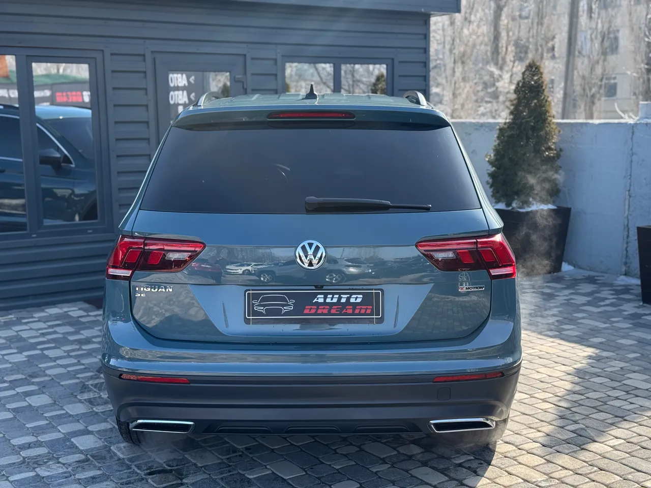 Volkswagen Tiguan - фото 8