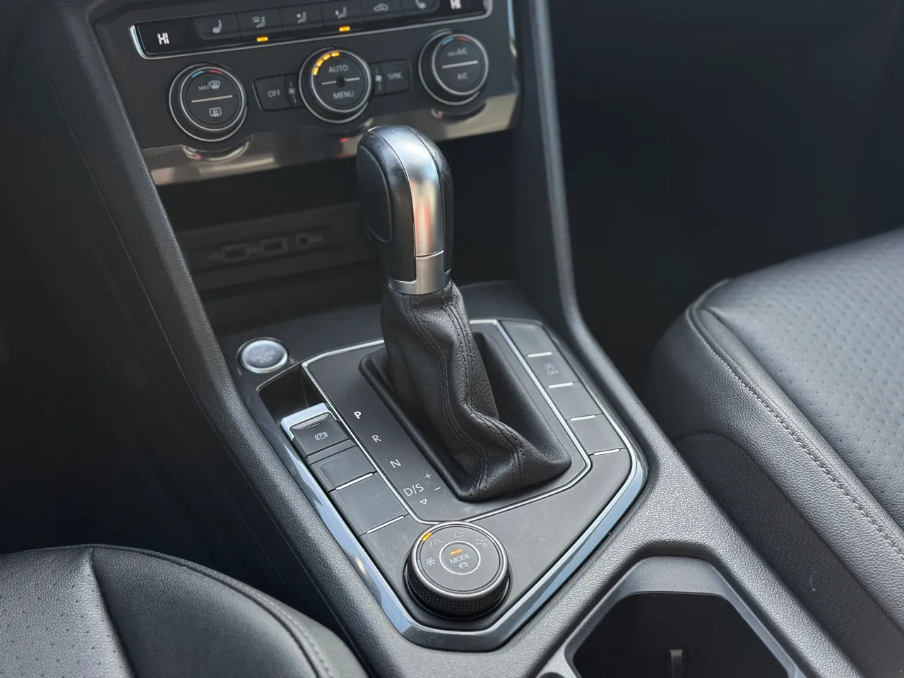 Volkswagen Tiguan - фото 23