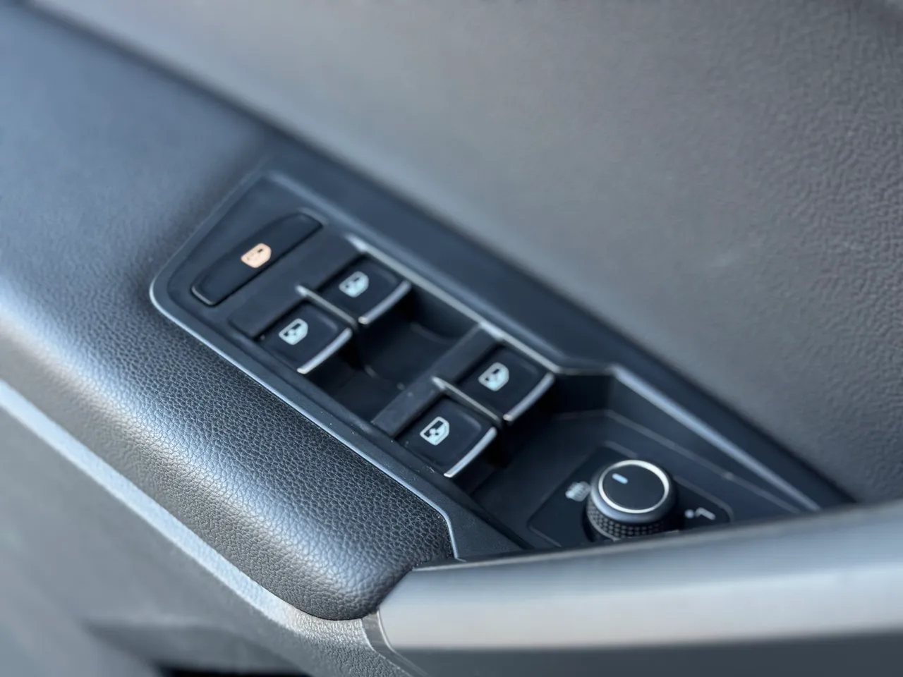 Volkswagen Tiguan - фото 28